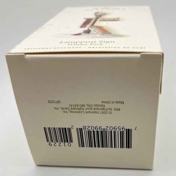 Hallmark Keepsake 2007 Ornament Lamppost Sign Winter Park Sledding Red Birds - Picture 8 of 10